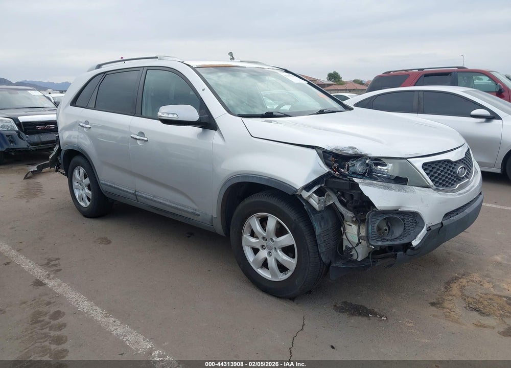 2013 KIA SORENTO LX VIN: 5XYKT3A66DG350463