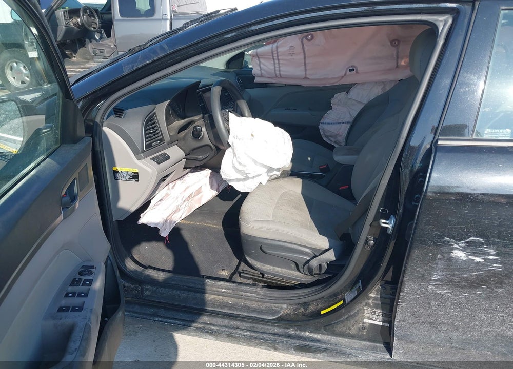 2017 HYUNDAI ELANTRA SE VIN: 5NPD84LF5HH130372
