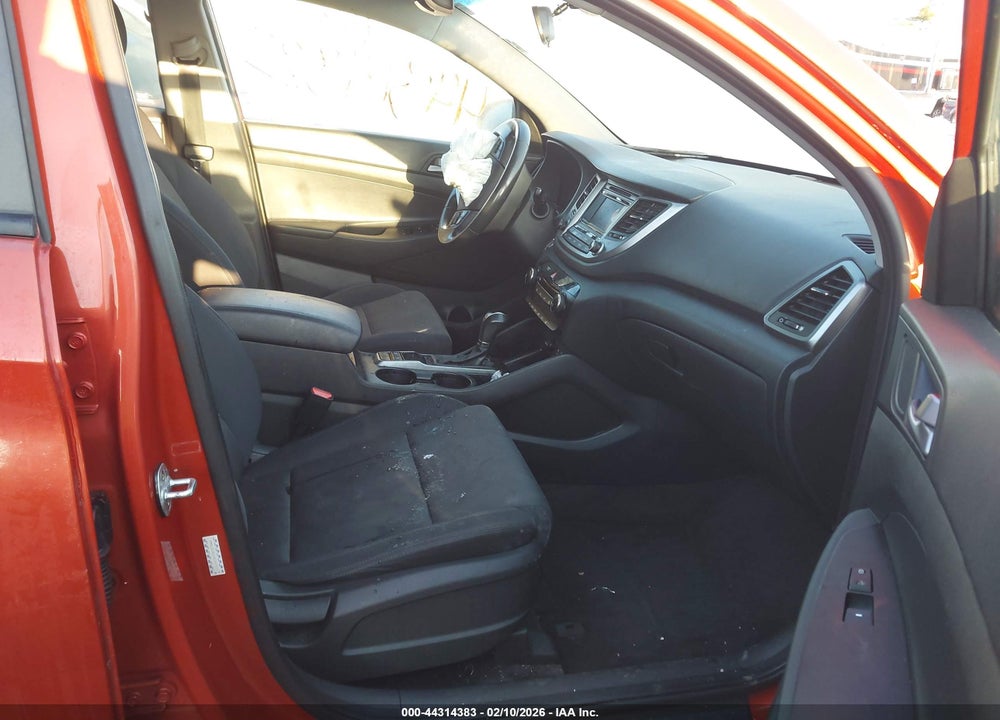 2017 HYUNDAI TUCSON SPORT VIN: KM8J3CA22HU397577