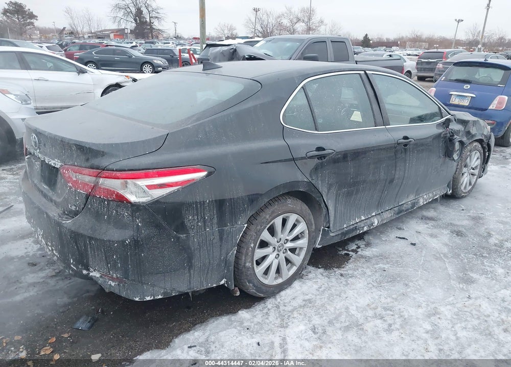 2019 TOYOTA CAMRY LE VIN: 4T1B11HK3KU689394
