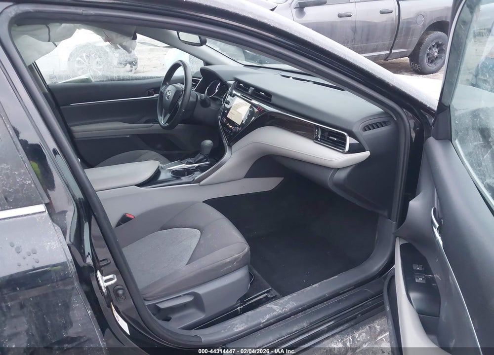 2019 TOYOTA CAMRY LE VIN: 4T1B11HK3KU689394