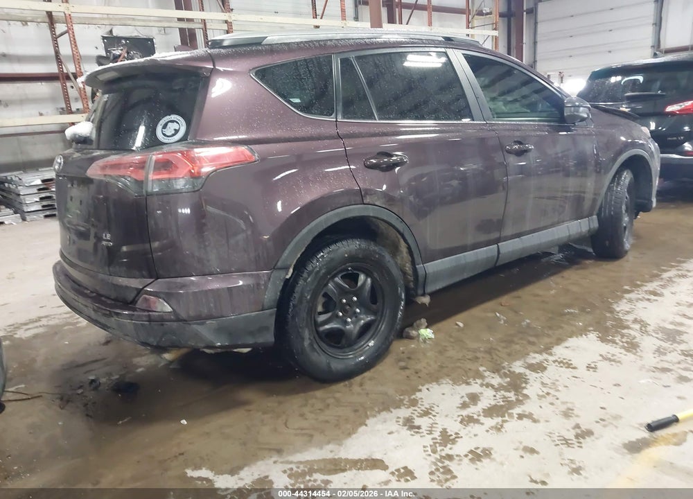 2018 TOYOTA RAV4 LE VIN: 2T3BFREV2JW826247