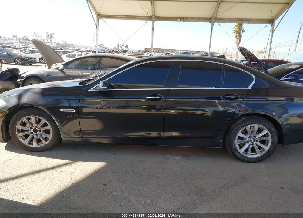 2016 BMW 528I VIN: WBA5A5C58GG352071