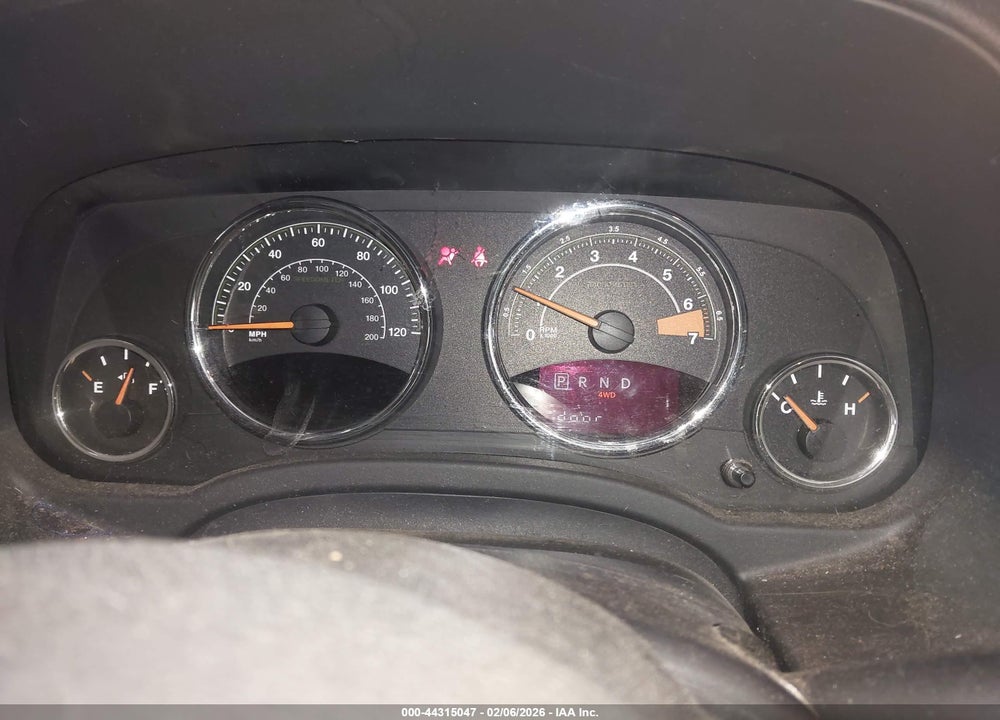 2014 JEEP COMPASS LATITUDE VIN: 1C4NJDEB8ED627744