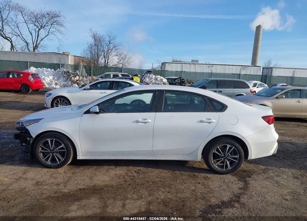 2024 KIA FORTE LXS VIN: 3KPF24AD7RE696132