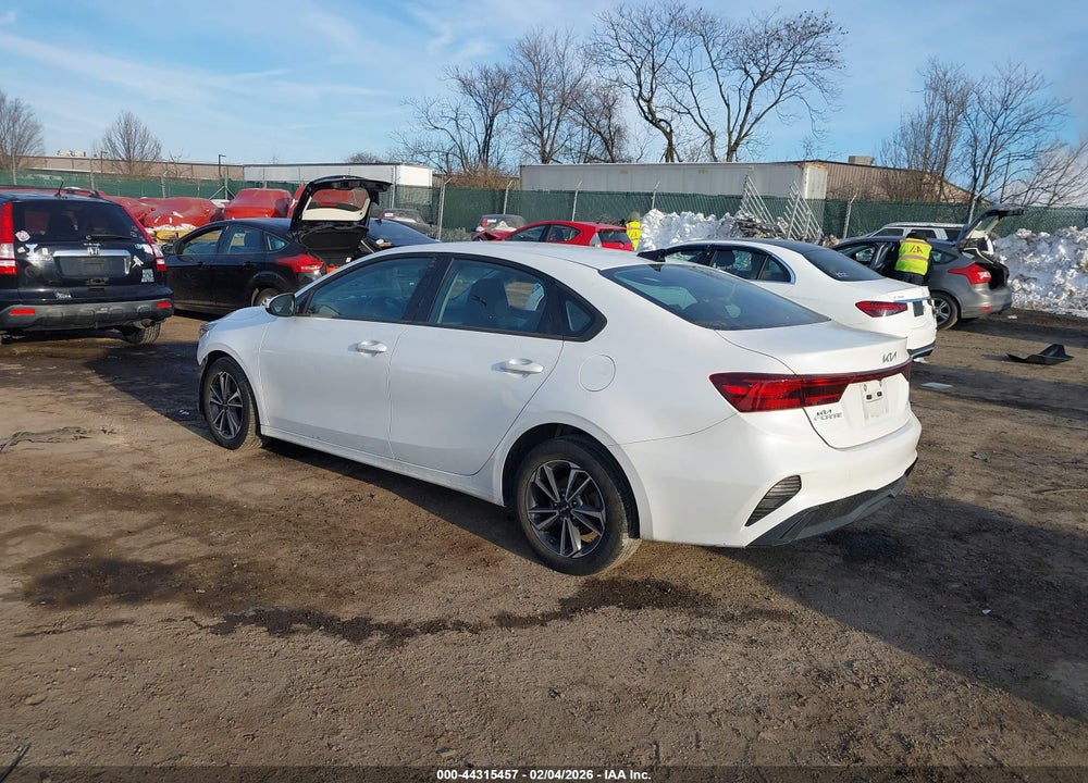 2024 KIA FORTE LXS VIN: 3KPF24AD7RE696132