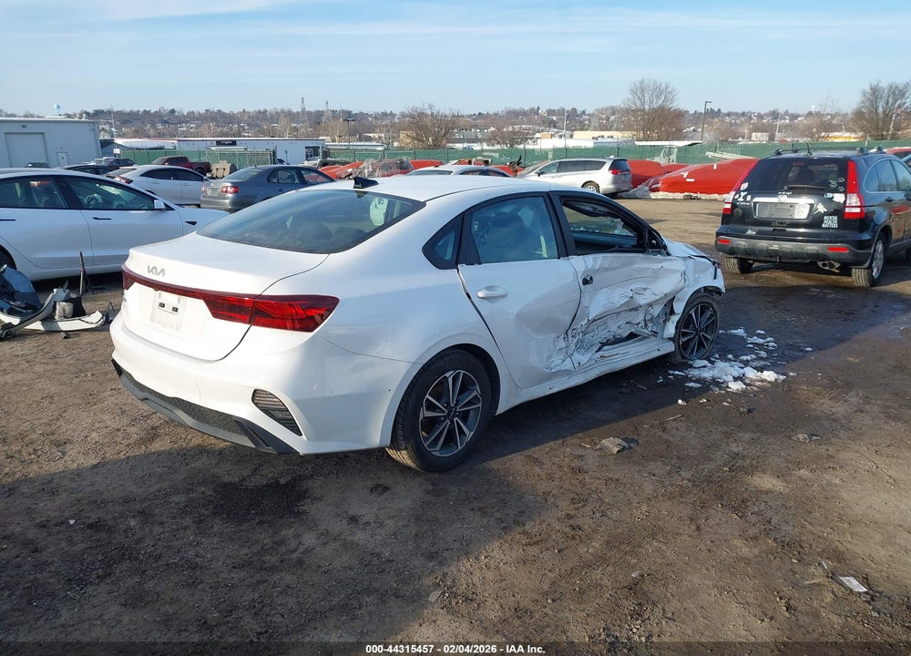 2024 KIA FORTE LXS VIN: 3KPF24AD7RE696132