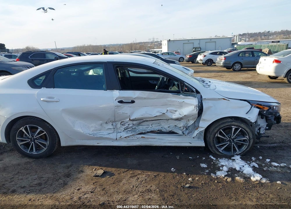 2024 KIA FORTE LXS VIN: 3KPF24AD7RE696132