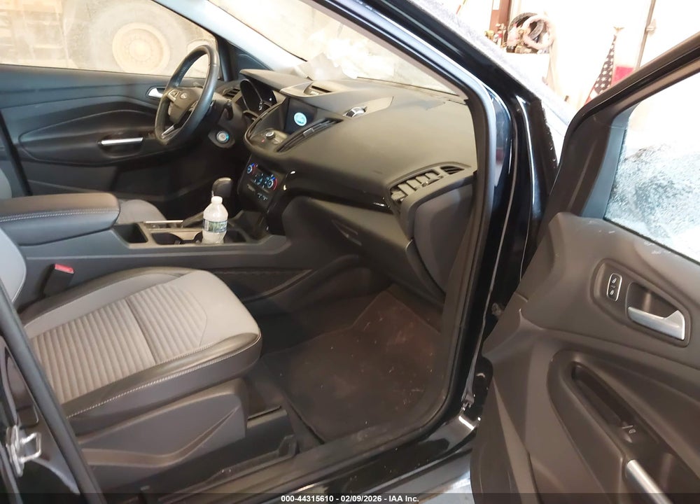 2017 FORD ESCAPE SE VIN: 1FMCU9G91HUB66148