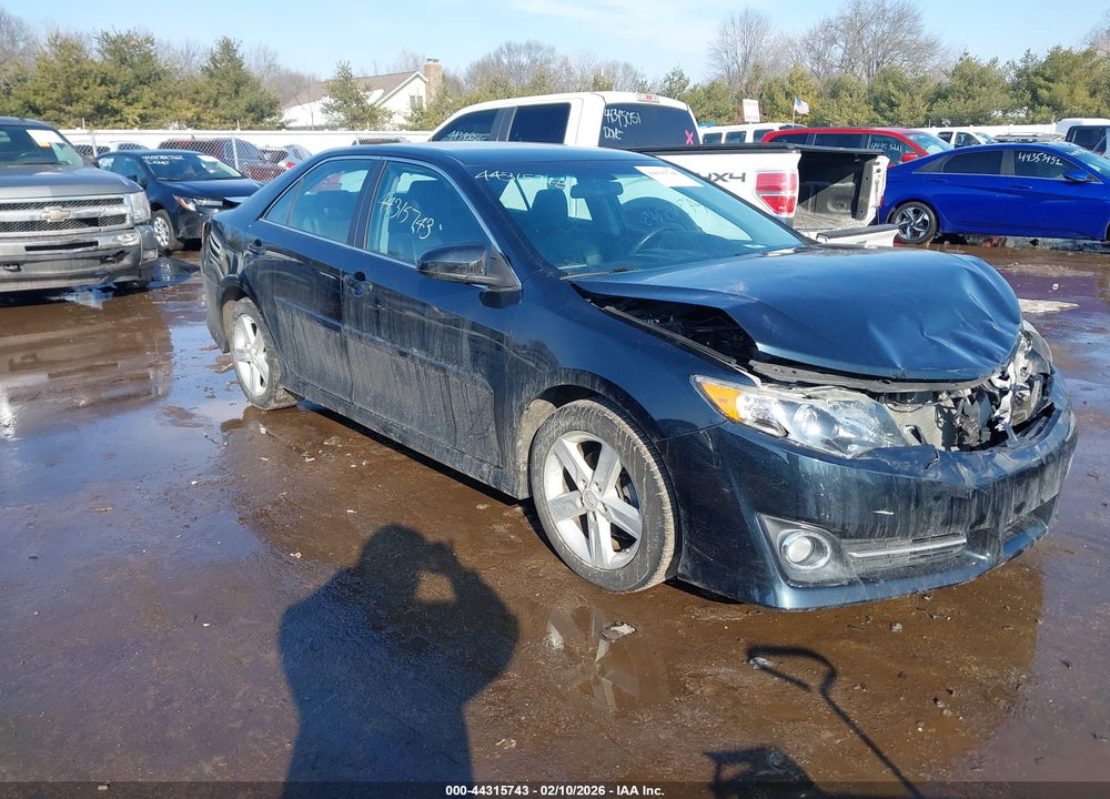 2014 TOYOTA CAMRY SE VIN: 4T1BF1FK1EU435661
