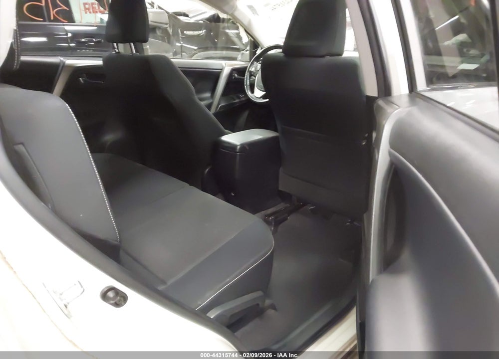 2018 TOYOTA RAV4 XLE VIN: JTMRFREV6JJ192860
