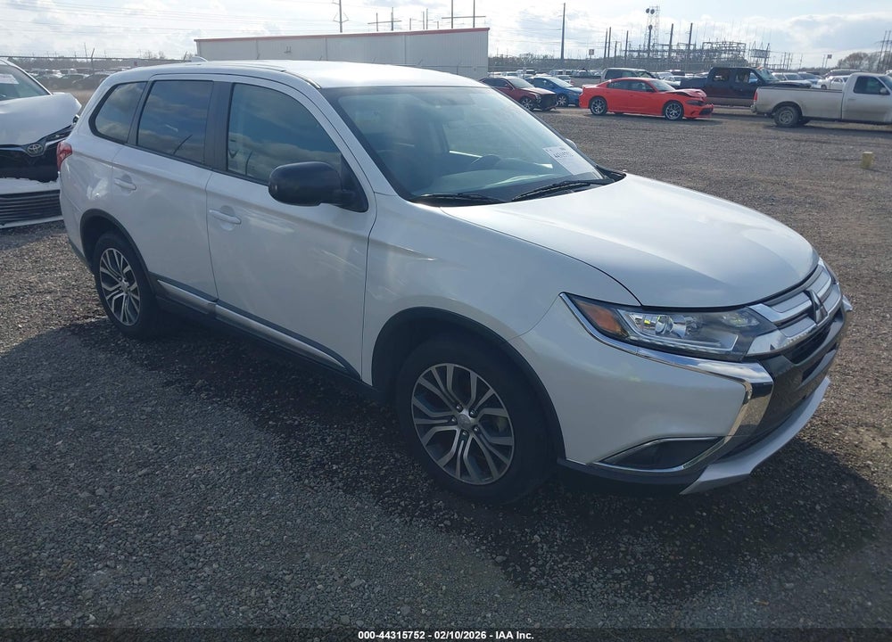 2018 MITSUBISHI OUTLANDER ES VIN: JA4AD2A36JZ010004