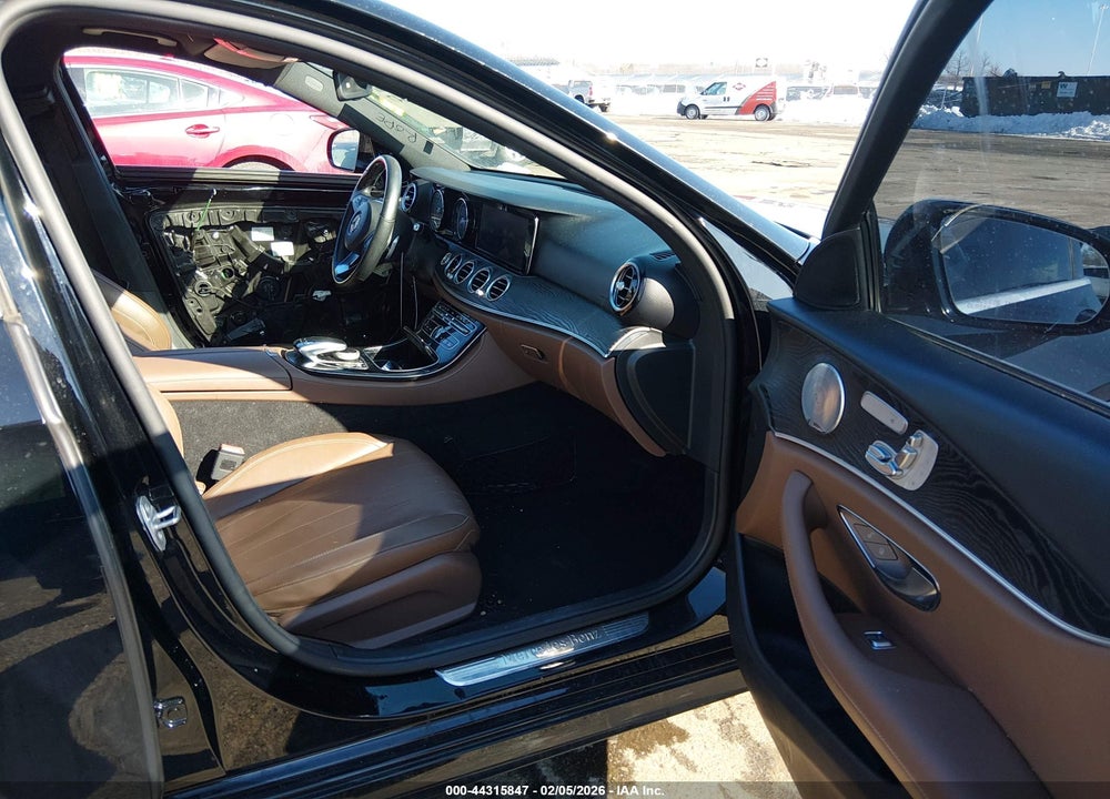 2017 MERCEDES-BENZ E 300 4MATIC VIN: WDDZF4KB6HA135541