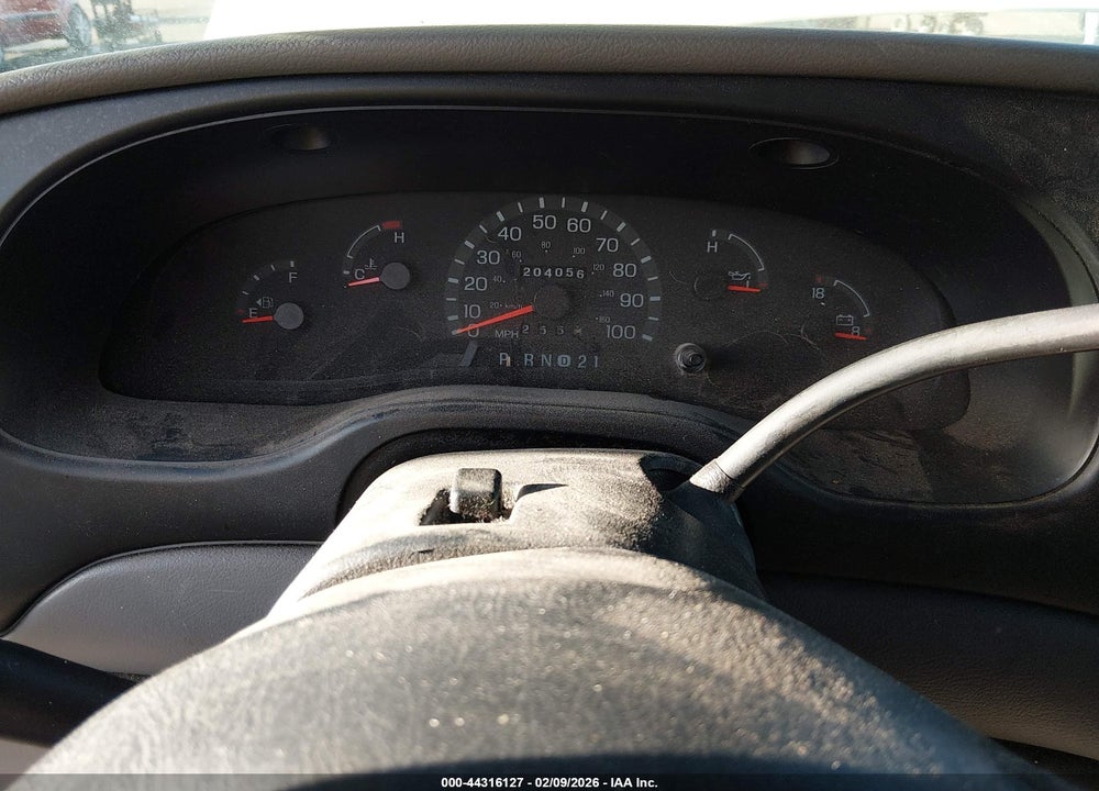 2000 FORD E-350 SUPER DUTY XL/XLT VIN: 1FBSS31S9YHB84490