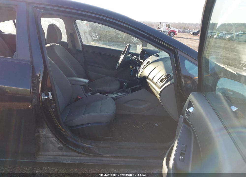 2016 KIA FORTE LX VIN: KNAFK4A6XG5519520