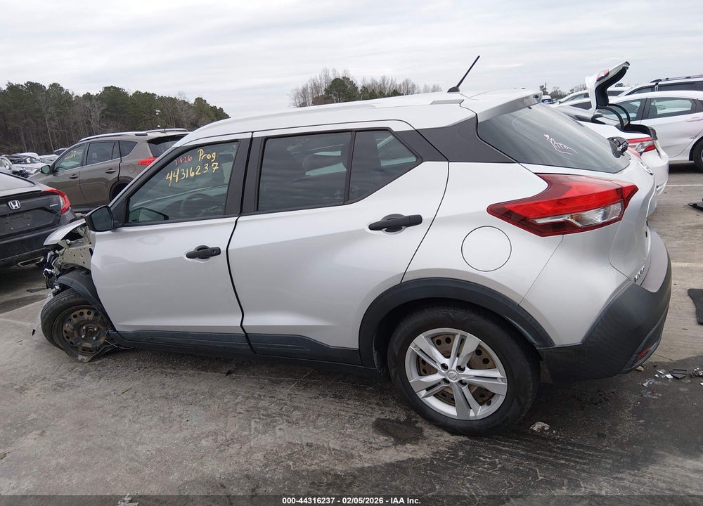 2019 NISSAN KICKS S VIN: 3N1CP5CU5KL564580