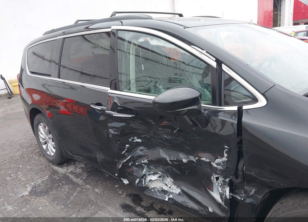 2017 CHRYSLER PACIFICA TOURING-L VIN: 2C4RC1BG2HR642350