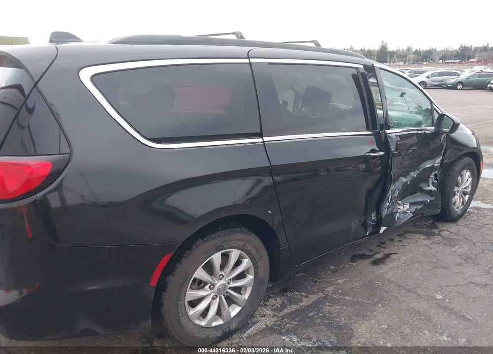 2017 CHRYSLER PACIFICA TOURING-L VIN: 2C4RC1BG2HR642350