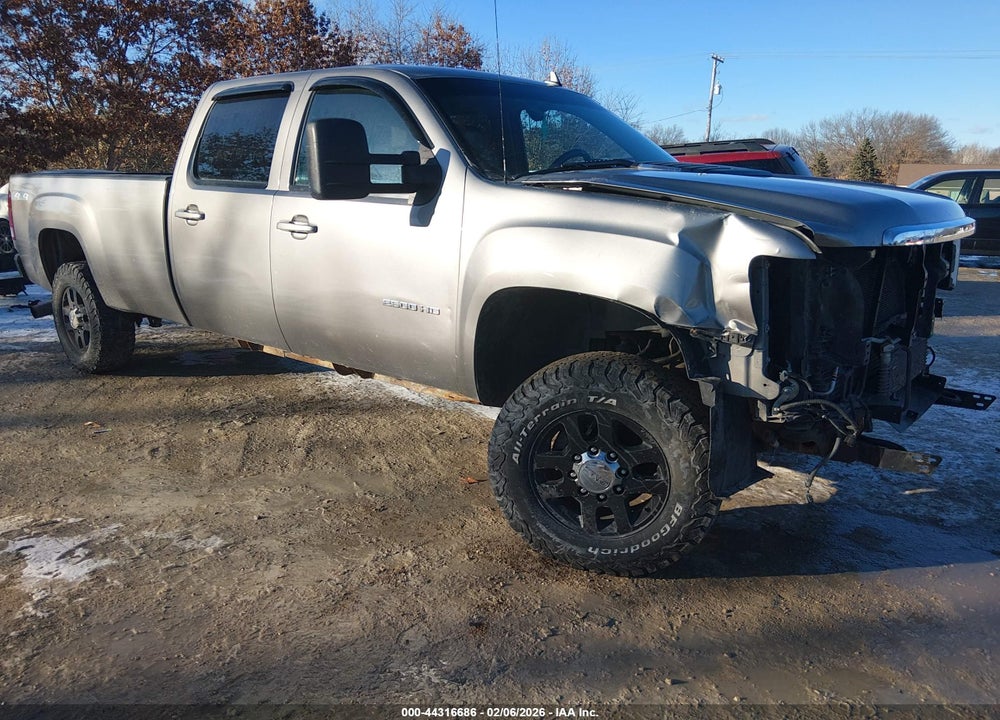 2013 GMC SIERRA 2500HD SLT VIN: 1GT121C85DF222350