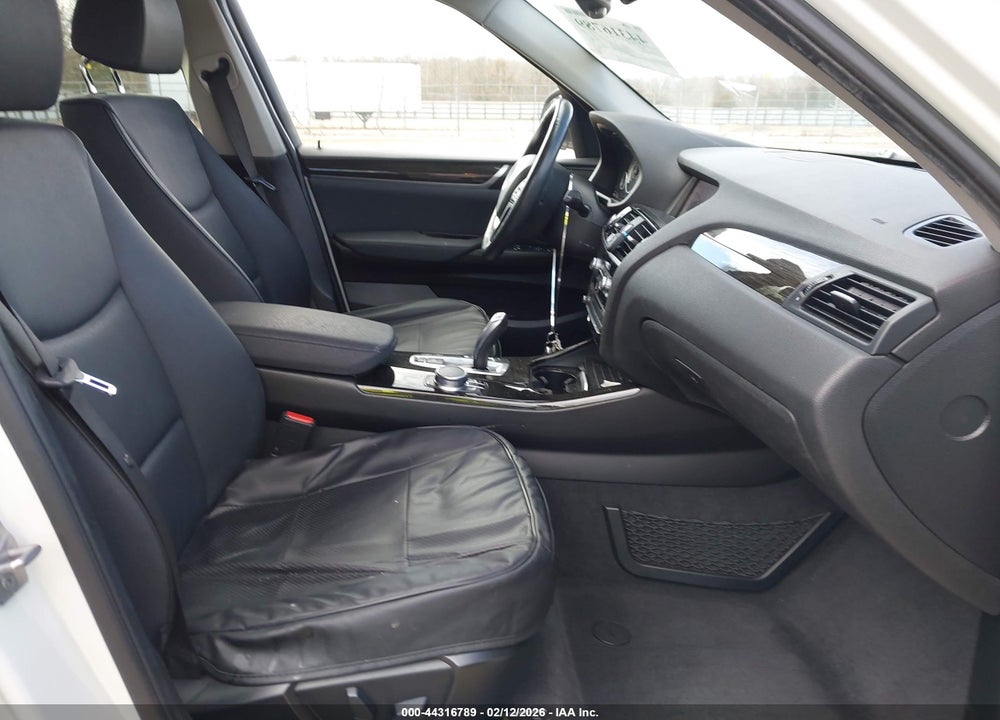 2017 BMW X3 XDRIVE28I VIN: 5UXWX9C33H0T16373