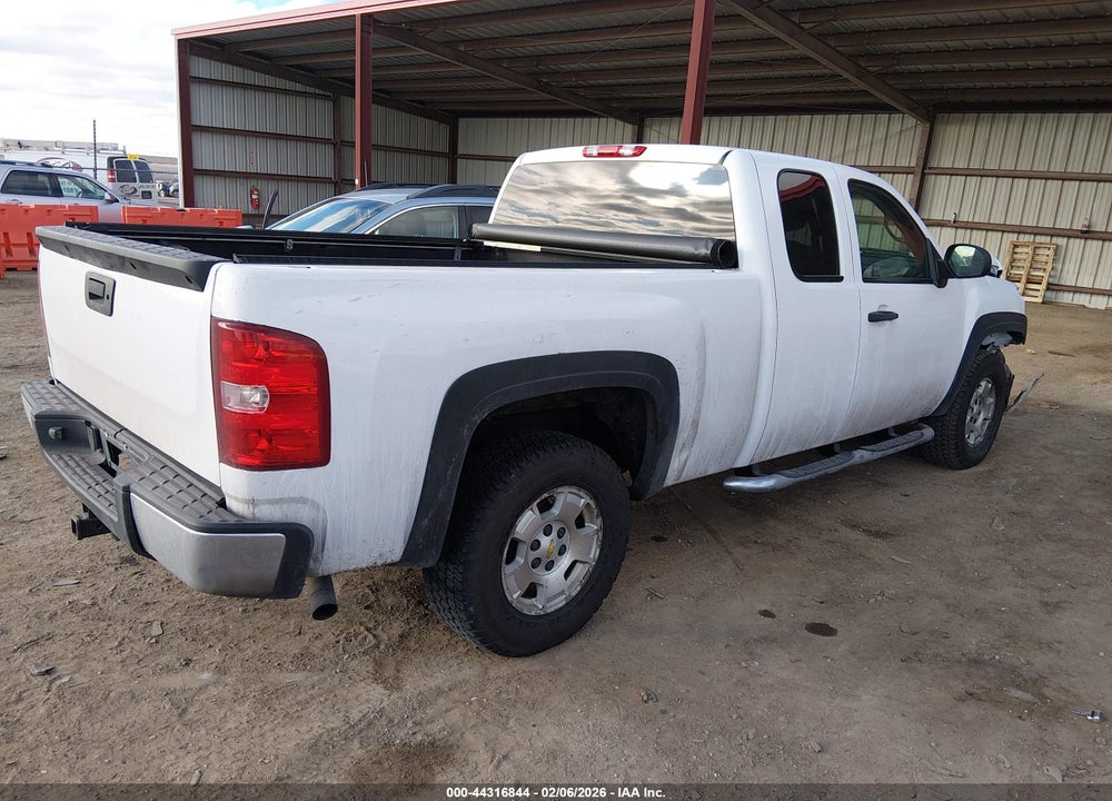 2011 CHEVROLET SILVERADO 1500 LT VIN: 1GCRKSE33BZ284707