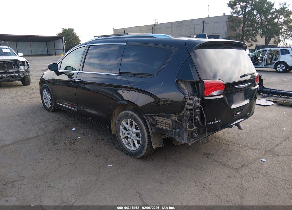 2020 CHRYSLER PACIFICA TOURING L VIN: 2C4RC1BG1LR128207