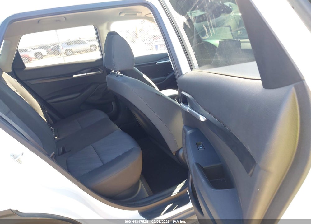 2022 KIA SELTOS LX VIN: KNDEPCAA8N7322233
