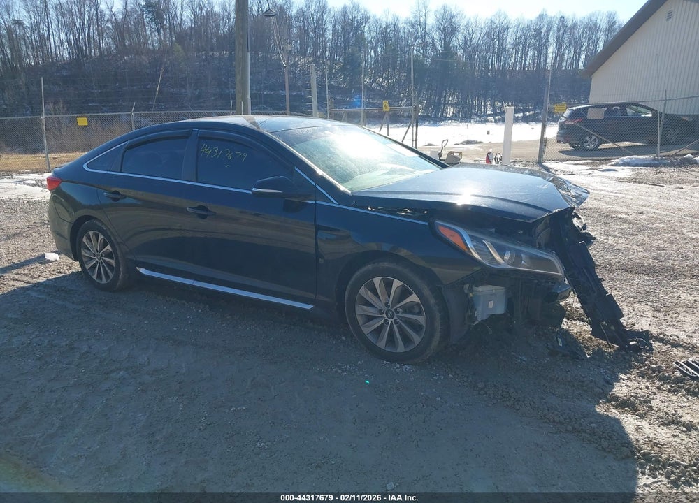 2015 HYUNDAI SONATA SPORT VIN: 5NPE34AF8FH071207