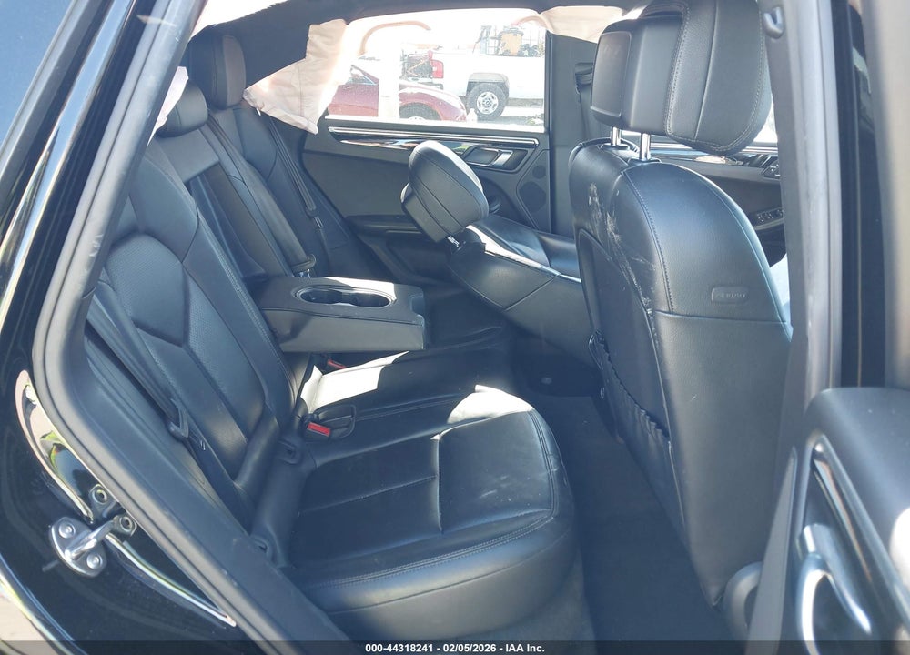 2017 PORSCHE MACAN VIN: WP1AA2A53HLB82227