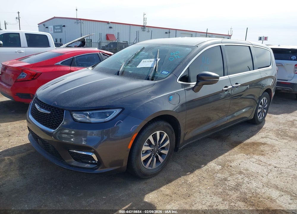 2022 CHRYSLER PACIFICA HYBRID TOURING L VIN: 2C4RC1L72NR118934
