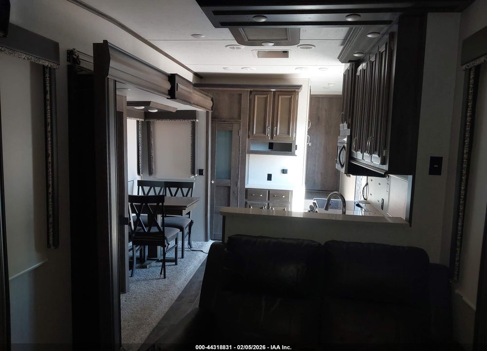 2018 KEYSTONE MONTANA VIN: 4YDF37929JA741173