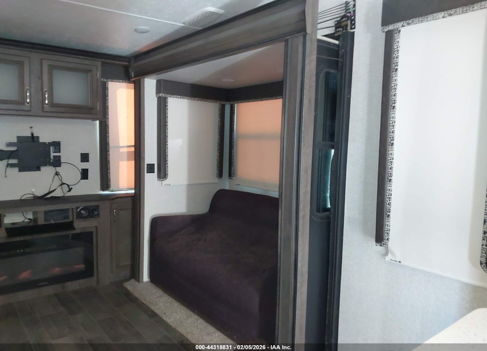 2018 KEYSTONE MONTANA VIN: 4YDF37929JA741173