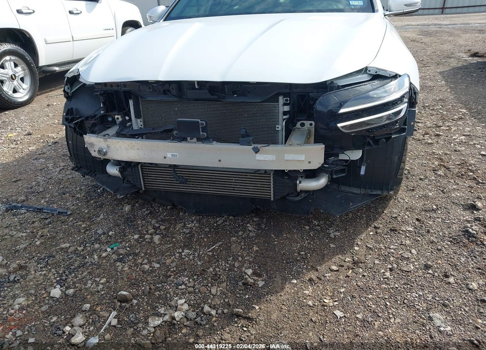 2022 GENESIS G70 2.0T RWD VIN: KMTG34TA6NU088068