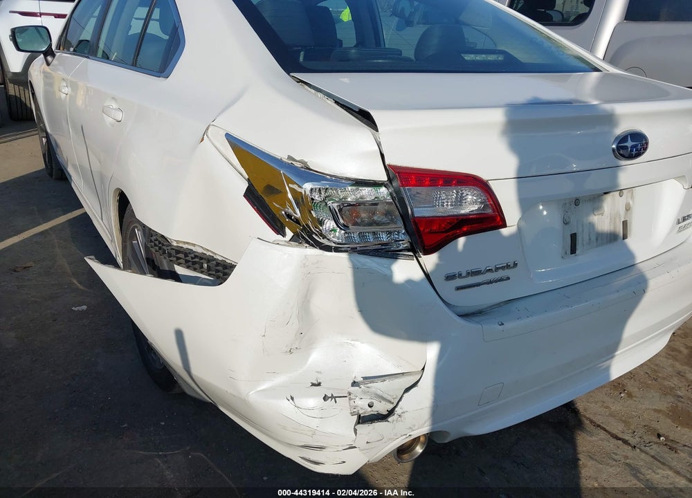 2016 SUBARU LEGACY 2.5I LIMITED VIN: 4S3BNAN68G3028411