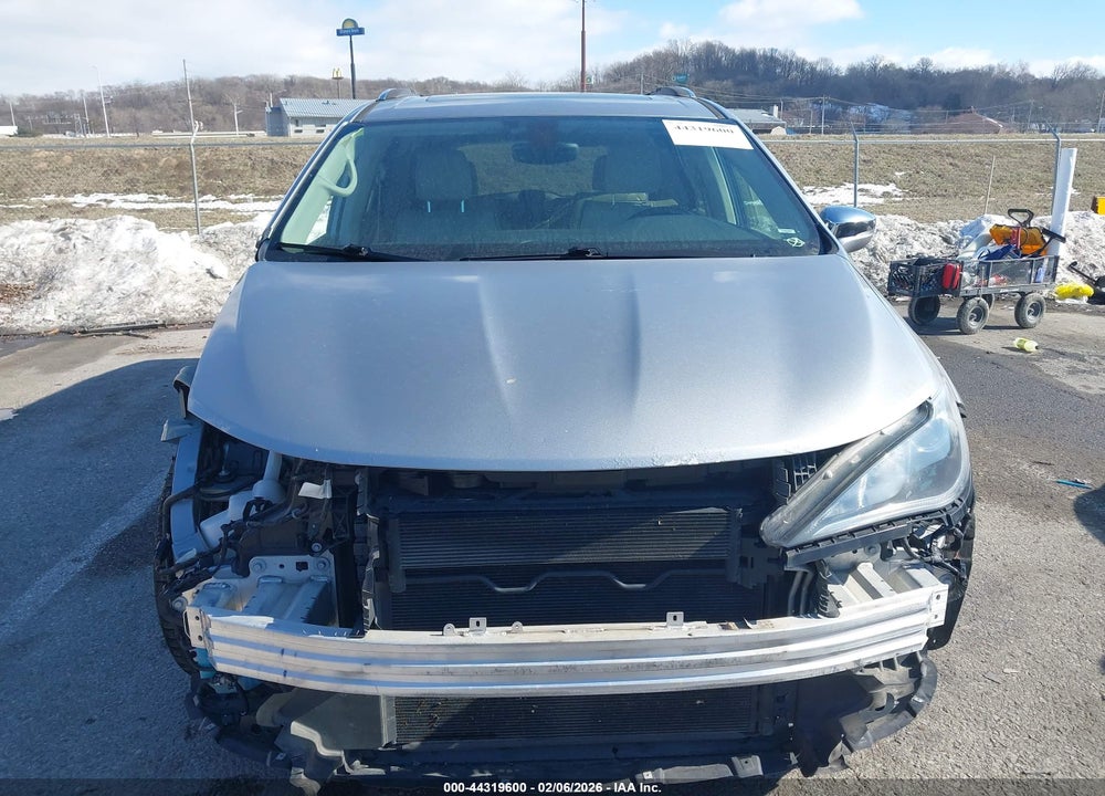 2018 CHRYSLER PACIFICA LIMITED VIN: 2C4RC1GG0JR143075