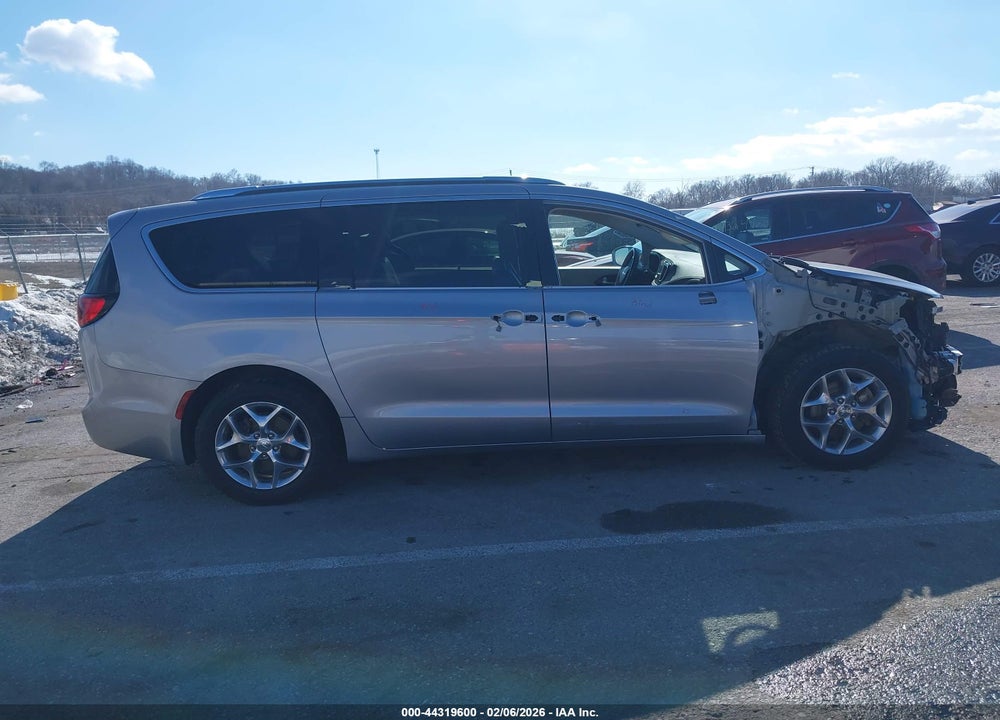 2018 CHRYSLER PACIFICA LIMITED VIN: 2C4RC1GG0JR143075