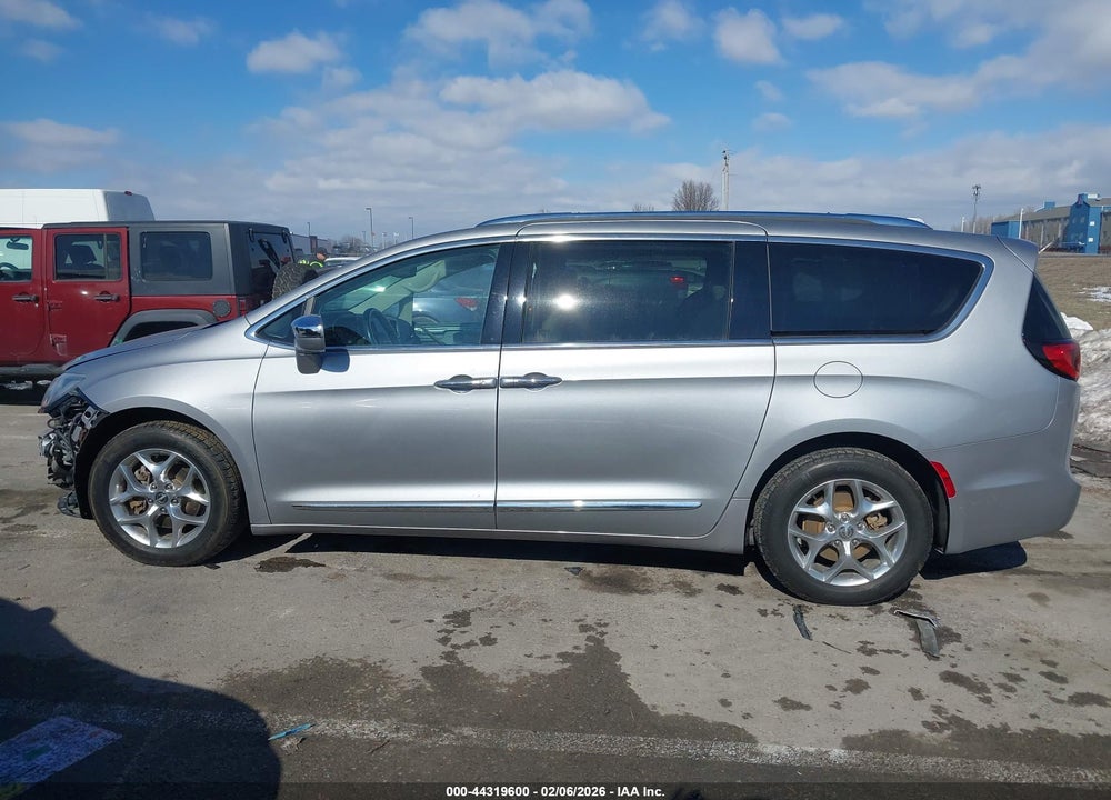 2018 CHRYSLER PACIFICA LIMITED VIN: 2C4RC1GG0JR143075