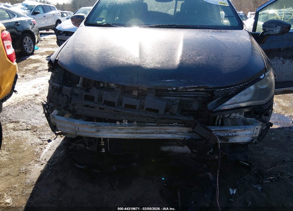 2019 CHRYSLER PACIFICA TOURING L VIN: 2C4RC1BG1KR576963