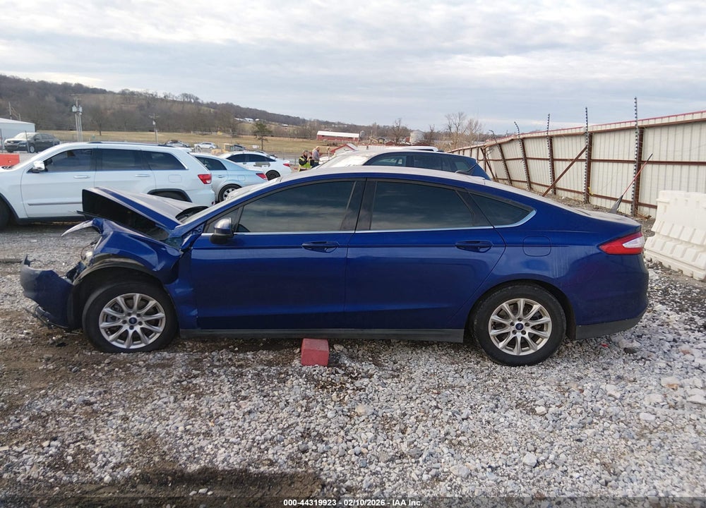 2016 FORD FUSION S VIN: 3FA6P0G73GR303928