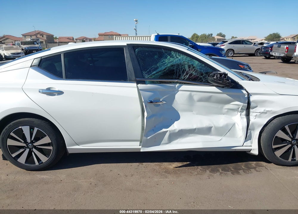 2022 NISSAN ALTIMA SV FWD VIN: 1N4BL4DV8NN353809