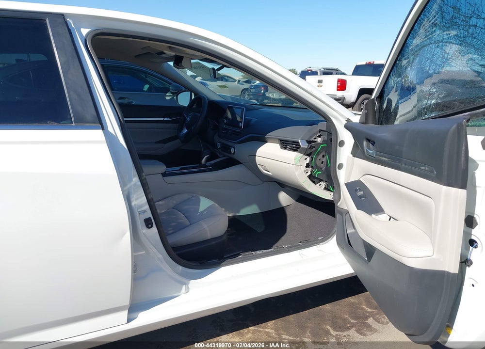 2022 NISSAN ALTIMA SV FWD VIN: 1N4BL4DV8NN353809