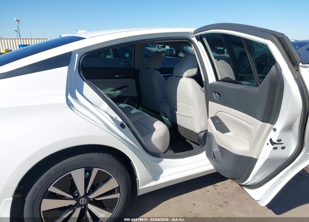 2022 NISSAN ALTIMA SV FWD VIN: 1N4BL4DV8NN353809