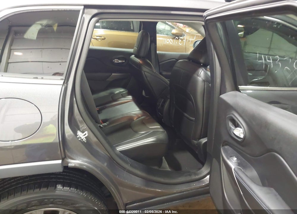2019 JEEP CHEROKEE LATITUDE PLUS 4X4 VIN: 1C4PJMLBXKD352613