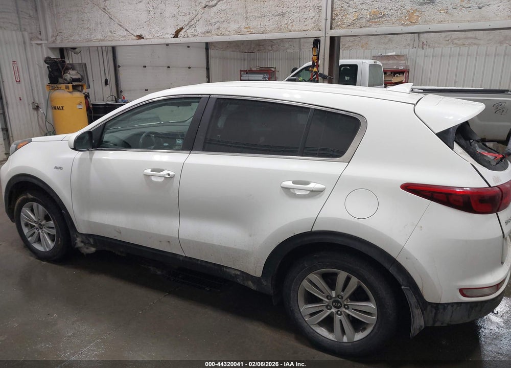 2017 KIA SPORTAGE LX VIN: KNDPMCAC2H7281105