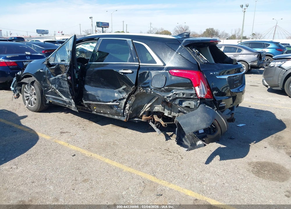 2017 CADILLAC XT5 LUXURY VIN: 1GYKNDRS4HZ261767
