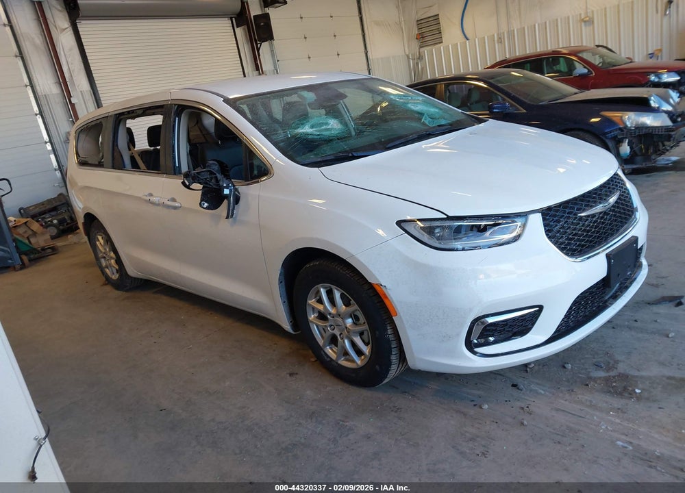 2024 CHRYSLER PACIFICA TOURING L VIN: 2C4RC1BG6RR144251