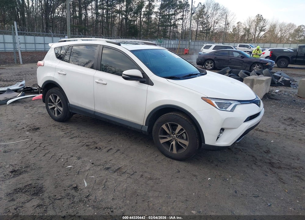 2018 TOYOTA RAV4 XLE VIN: JTMWFREV6JJ192733