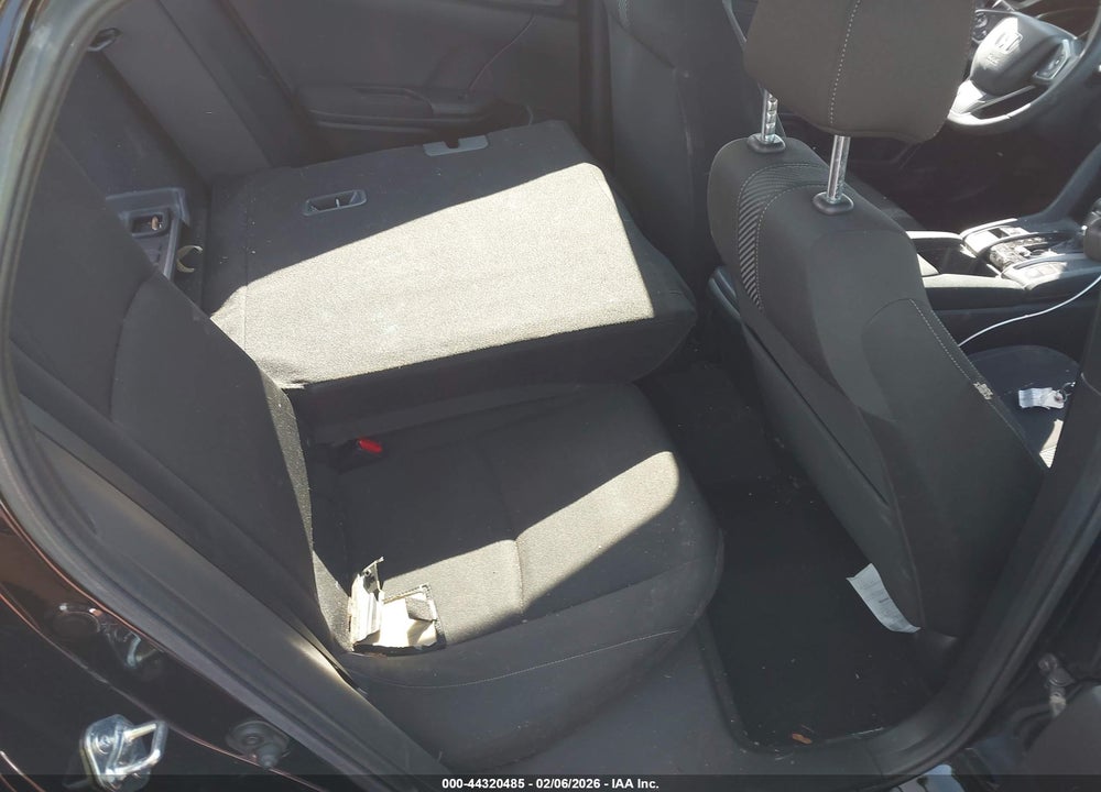 2018 HONDA CIVIC EX VIN: SHHFK7H5XJU232829