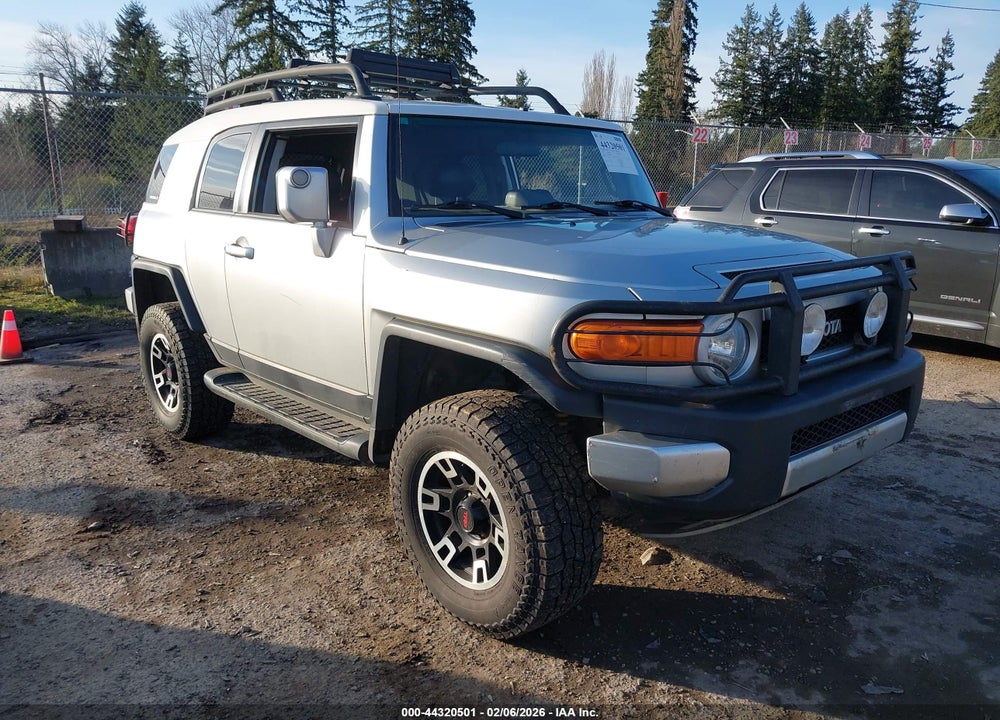 2007 TOYOTA FJ CRUISER VIN: JTEBU11F670007188
