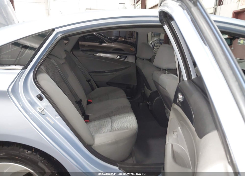 2013 HYUNDAI SONATA HYBRID VIN: KMHEC4A4XDA083373